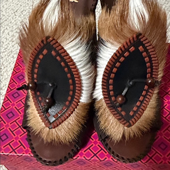 Tory Burch Phoenix fur mule heel - Picture 8 of 10